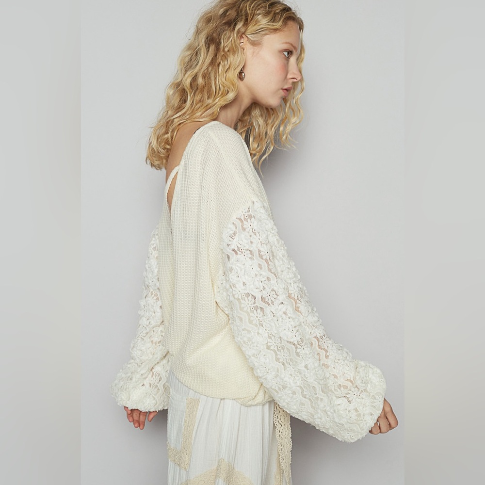 POL Lace Sleeve Open Back Thermal Top - S M L - Picture 2 of 5